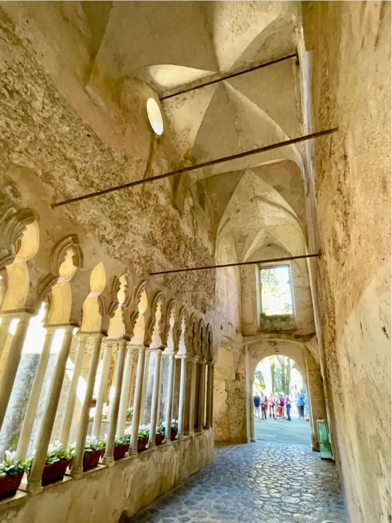 Villa Rufulo stone interior courtyard