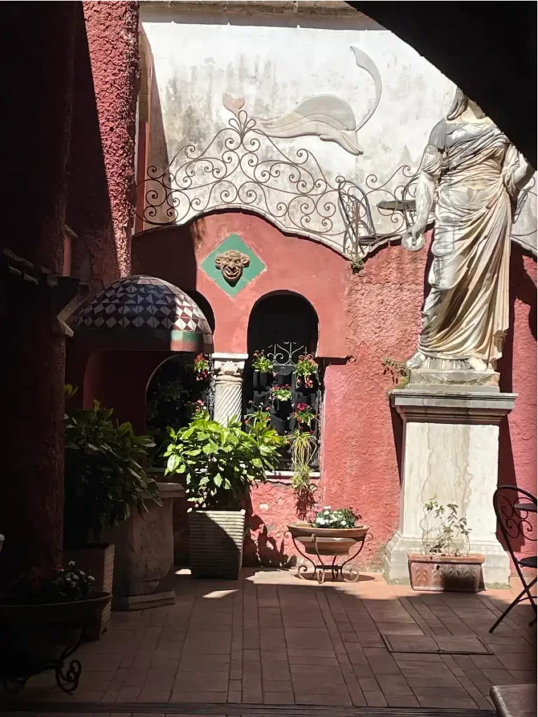 Villa Rosa Anacapri Courtyard